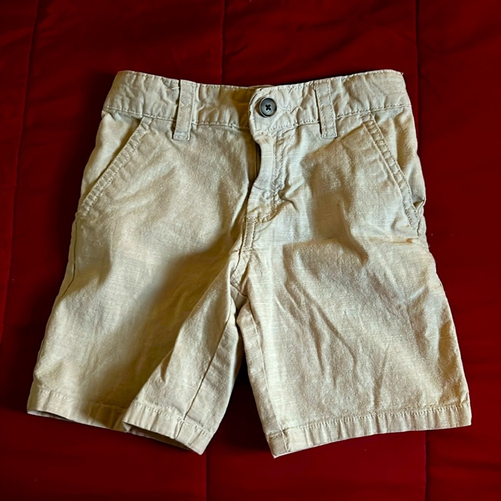 Khaki Shorts 🩳